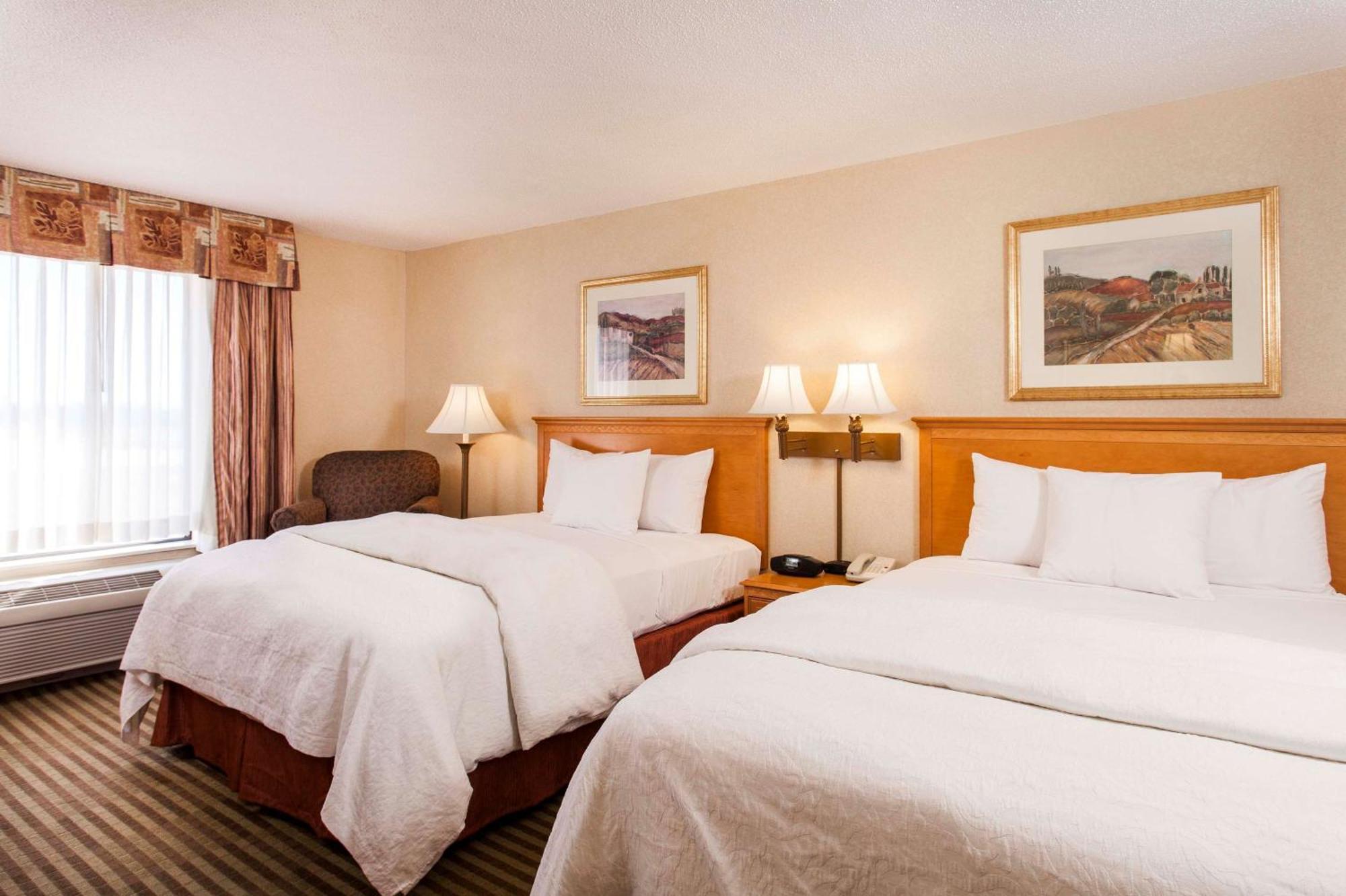 Hampton Inn & Suites Addison Eksteriør billede