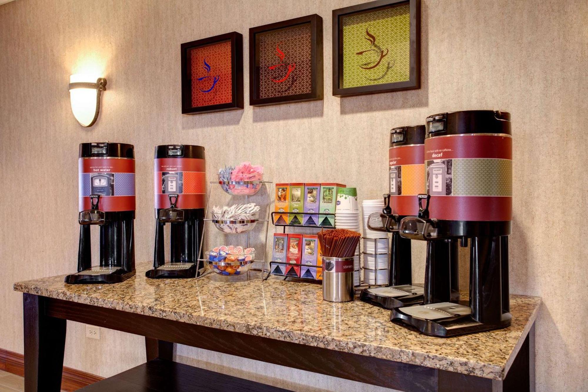 Hampton Inn & Suites Addison Eksteriør billede