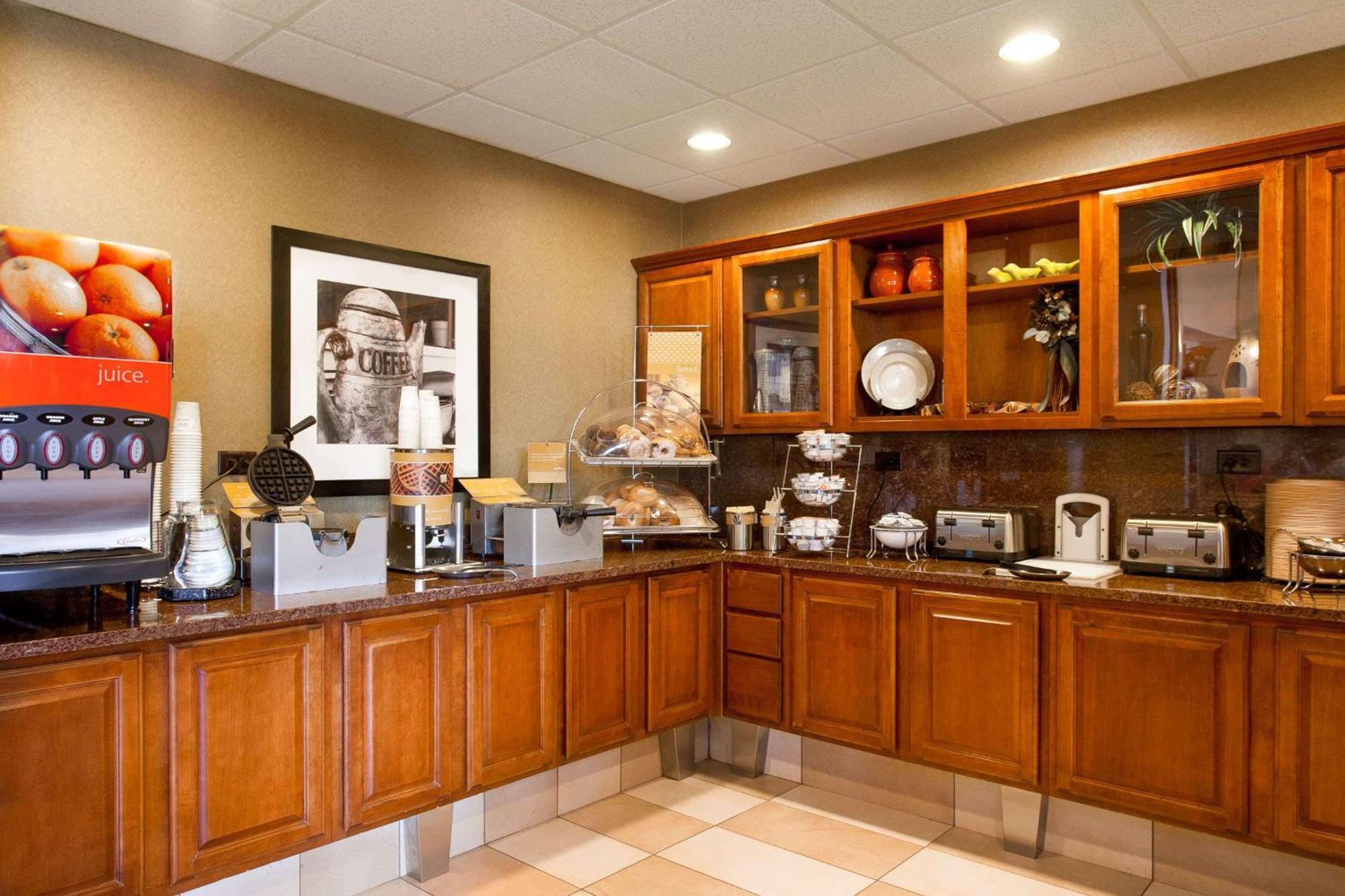 Hampton Inn & Suites Addison Eksteriør billede