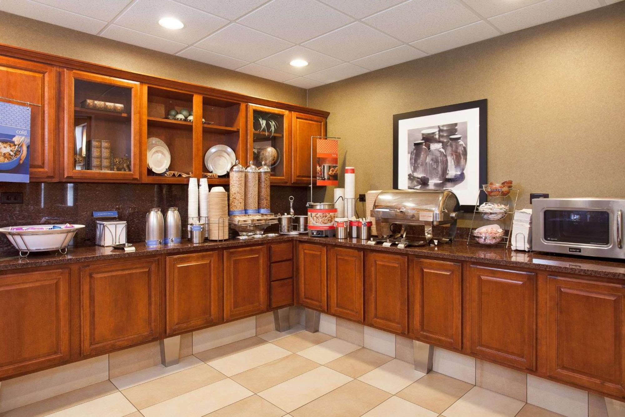 Hampton Inn & Suites Addison Eksteriør billede